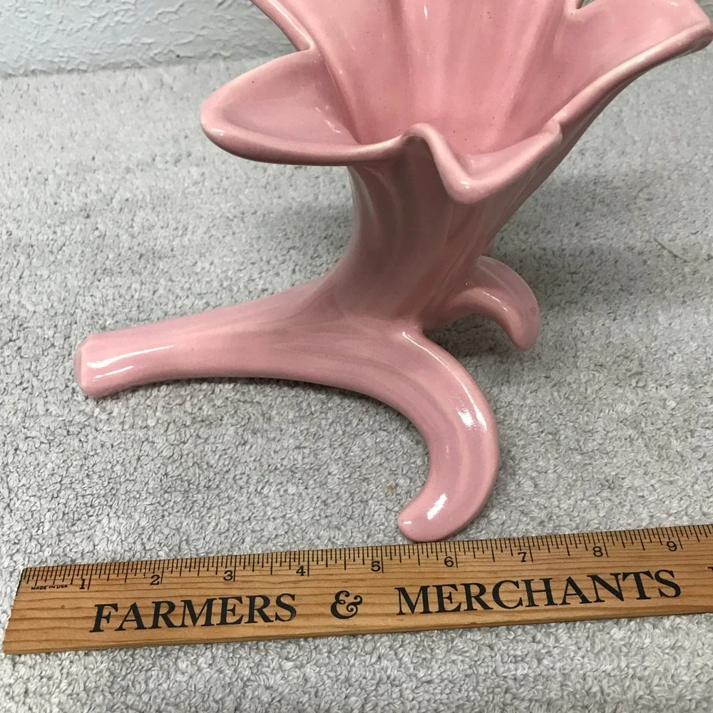 Vintage Ceramic Pink Lily Bud Vase MCM Art Deco Tripod Base Floral Decor‎ 6in